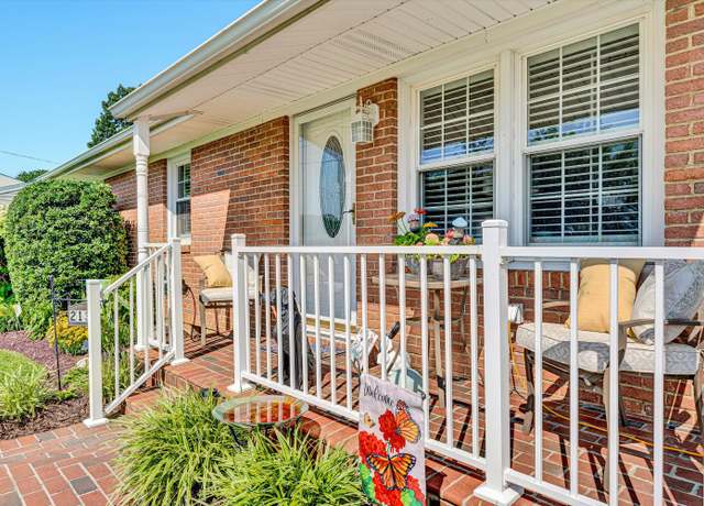 Property at 2139 Bailey Ave, Salem, VA 24153, 2 beds, 1 bath