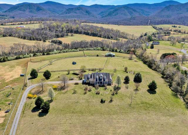 Property at 225 Dalewood Dr, Lexington, VA 24450, 4 beds, 3 baths