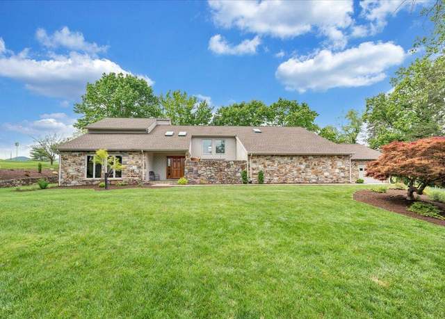 Property at 5319 Mcvitty Rd, Roanoke, VA 24018, 4 beds, 4 baths