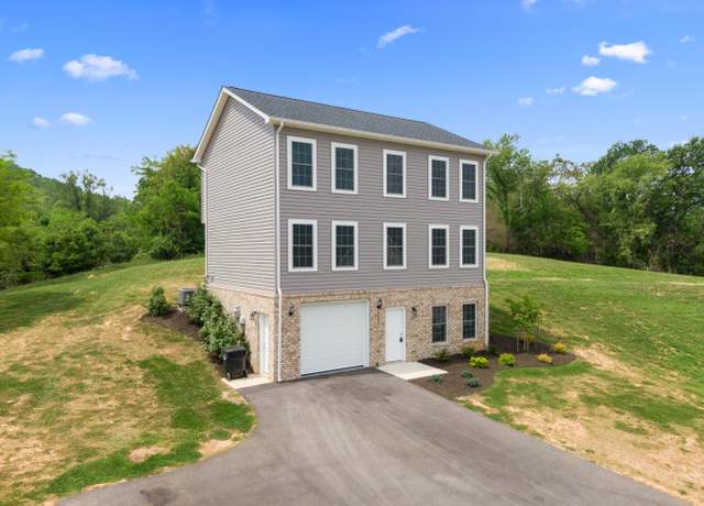 Property at 5595 New Pleasant Way, Salem, VA 24153, 4 beds, 3.5 baths