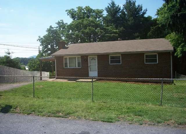 Property at 110 Cherry Hill Cir NW, Roanoke, VA 24017, 3 beds, 1 bath
