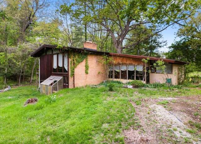 Property at 1817 English Forest Rd, Pulaski, VA 24301, 3 beds, 2 baths