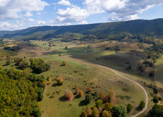 Property at 4210 Skydusky Rd, Bland, VA 24315, 3 beds, 2.5 baths