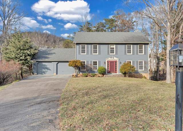 Property at 4412 Kings Chase Dr, Roanoke, VA 24018, 4 beds, 3.5 baths