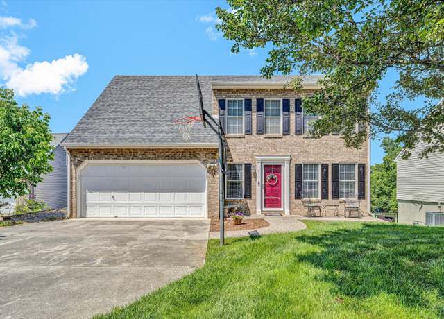 Property at 6131 Carolina Trl, Roanoke, VA 24019, 5 beds, 2.5 baths