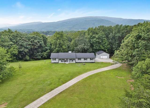 Property at 1544 Deborah Ln, Salem, VA 24153, 4 beds, 3.5 baths