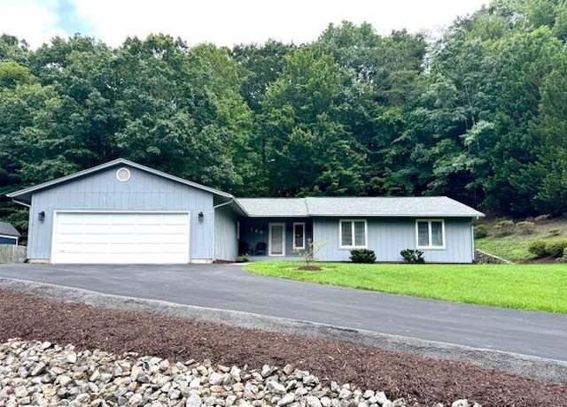 Property at 180 Forest Dr, Salem, VA 24153, 2 beds, 2 baths