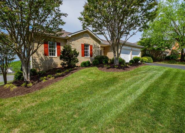 Property at 3837 Parkway Place Dr, Roanoke, VA 24018, 5 beds, 3 baths
