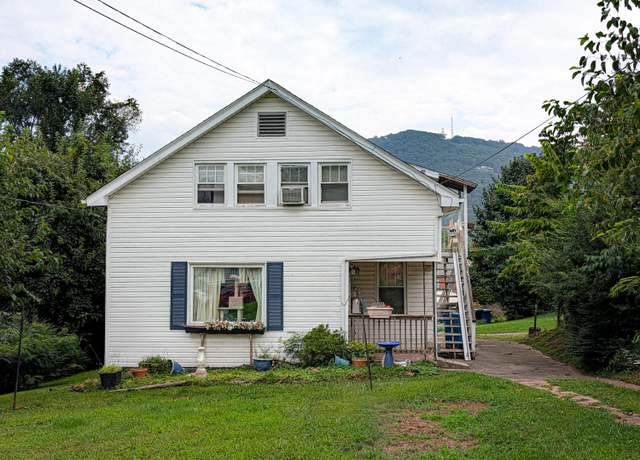 Property at 1015 Pechin Ave SE, Roanoke, VA 24013, 3 beds, 2 baths