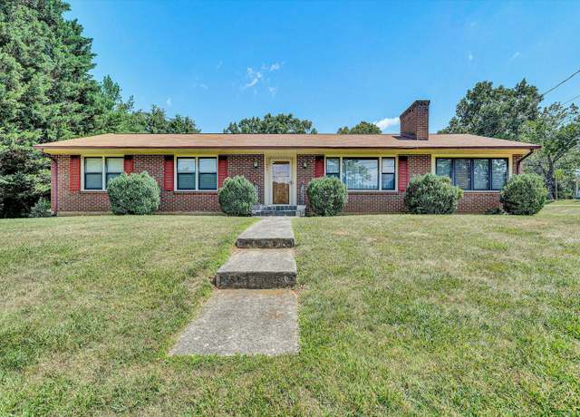 Property at 5401 Warwood Dr, Roanoke, VA 24018, 3 beds, 2 baths