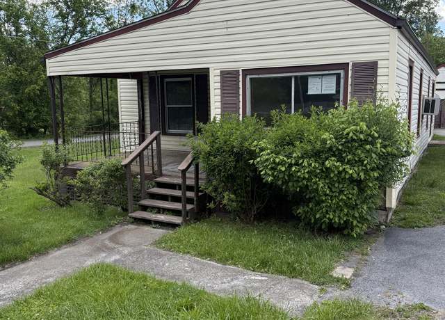 Property at 2807 S Carpenter Dr, Covington, VA 24426, 4 beds, 1 bath