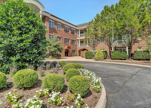 Property at 2125 Yellow Mountain Rd, Roanoke, VA 24014, 2 beds, 2 baths