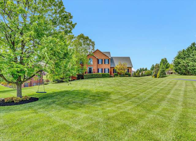 Property at 525 Scarlet Dr, Daleville, VA 24083, 4 beds, 3.5 baths