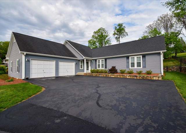 Property at 3611 Preakness Ct, Roanoke, VA 24012, 3 beds, 2 baths