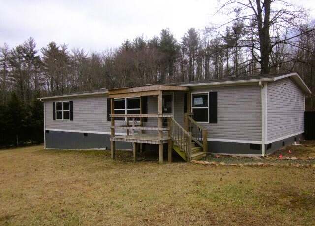 Property at 428 Agnes Ln NW, Willis, VA 24380, 3 beds, 2 baths
