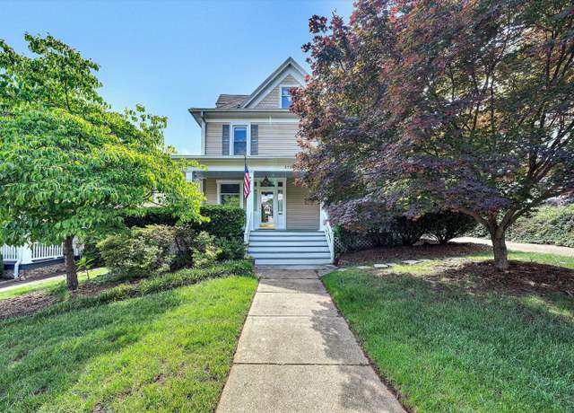 Property at 2730 Crystal Spring Ave SW, Roanoke, VA 24014, 4 beds, 3 baths