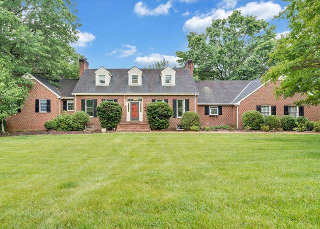 Property at 7609 Countrywood Dr, Roanoke, VA 24018, 4 beds, 4.5 baths