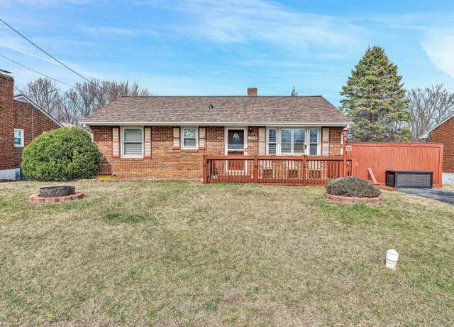 Property at 1723 Victoria St, Salem, VA 24153, 3 beds, 1.5 baths