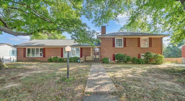 Photo of 4022 High Acres Rd NW, Roanoke, VA 24017