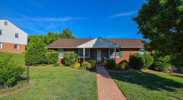 Photo of 2245 Karen Dr, Salem, VA 24153