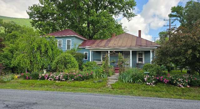 Photo of 322 2nd St, Buchanan, VA 24066