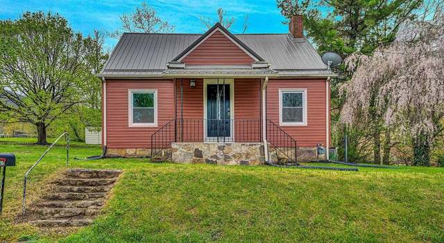Photo of 904 Westview St, Narrows, VA 24124