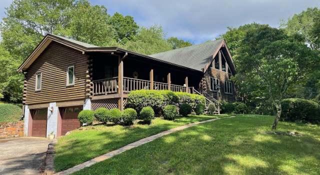 Photo of 612 Peters Creek Dr, Stuart, VA 24171