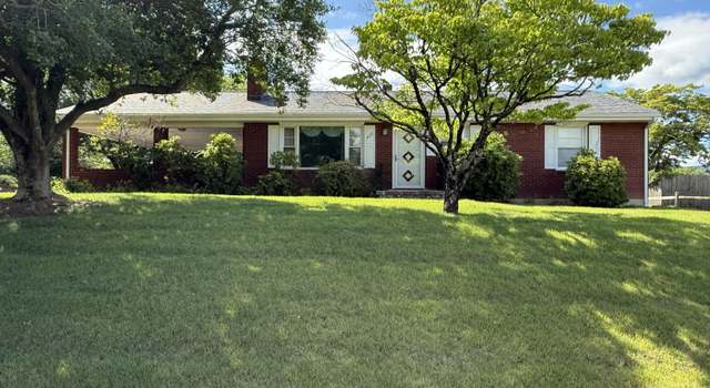 Photo of 420 Homeplace Dr, Salem, VA 24153