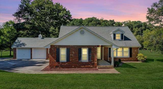 Photo of 1042 Old Sessler Mill Rd, Troutville, VA 24175