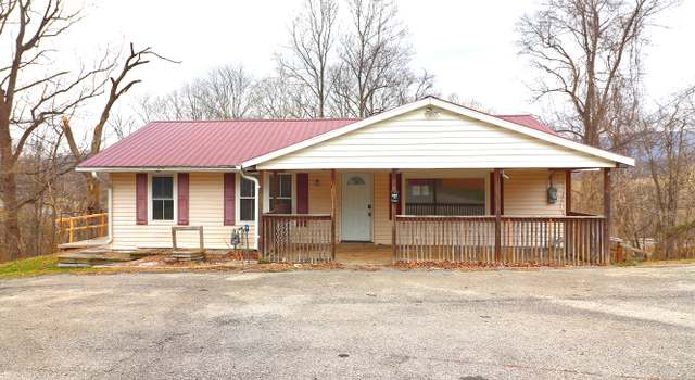 Photo of 715 N Giles St, Pearisburg, VA 24134