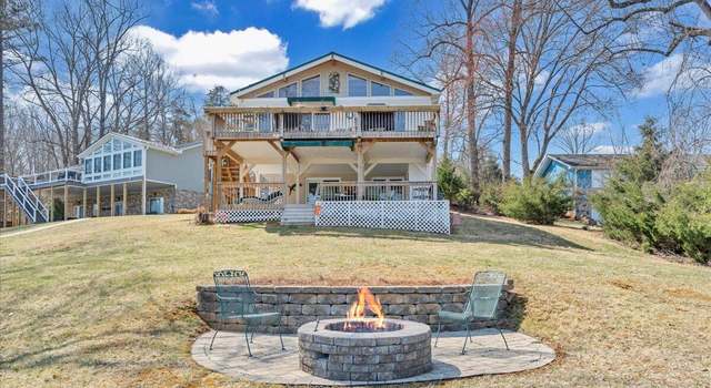 Photo of 308 Hilltop Dr, Huddleston, VA 24104