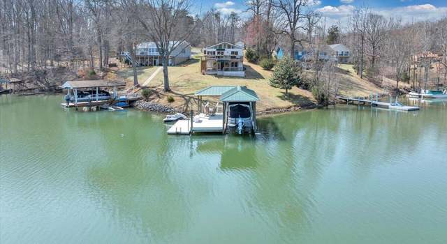 Photo of 308 Hilltop Dr, Huddleston, VA 24104