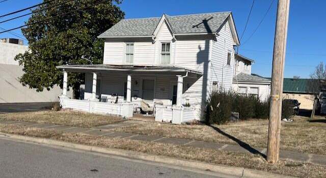 Photo of 122 Jefferson Ave, Vinton, VA 24179