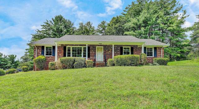 Photo of 2720 Willowbrook Dr, Roanoke, VA 24012