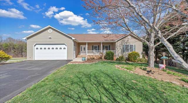Photo of 1410 Savanna Hills Dr, Moneta, VA 24121