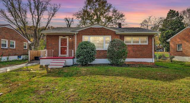Photo of 1922 Meadowbrook Rd NW, Roanoke, VA 24017