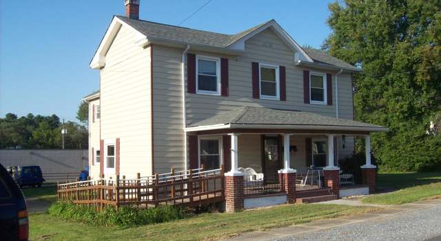Photo of 126 W Cleveland Ave, Vinton, VA 24179