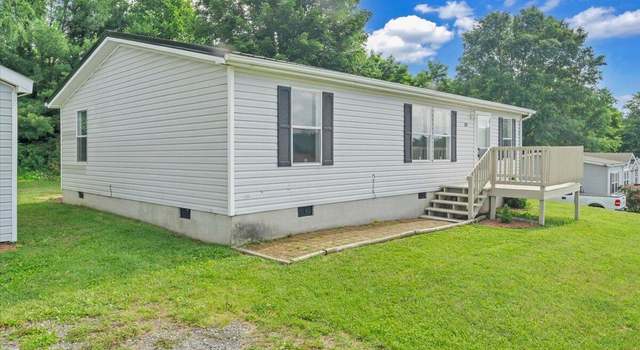 Photo of 1631 Blue Spruce Dr, Christiansburg, VA 24073