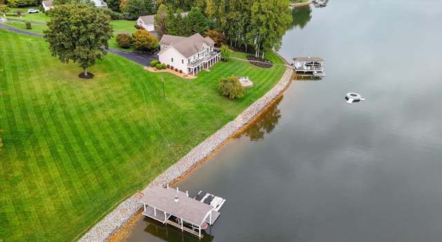 Photo of 455 Sourwood Dr, Hardy, VA 24101