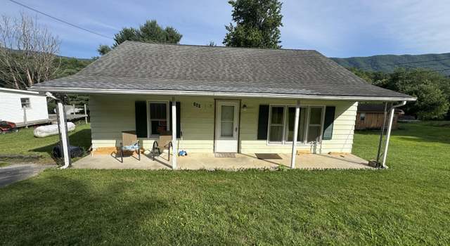 Photo of 150 Crestwood Dr, Narrows, VA 24124