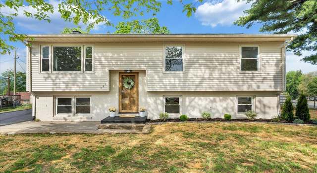 Photo of 901 Citadel Ln, Salem, VA 24153
