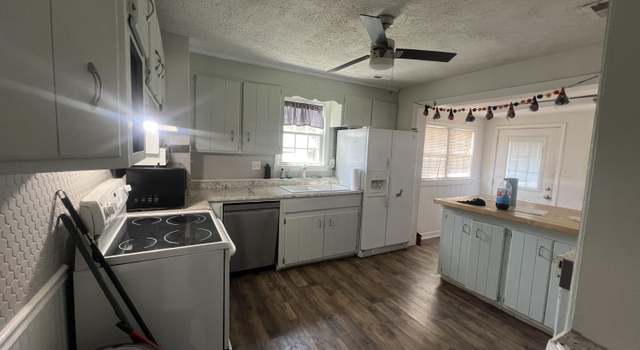 Photo of 2432 Ravenwood Ave NW, Roanoke, VA 24012