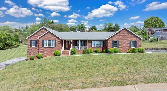 Photo of 802 Gates Ln NE, Roanoke, VA 24012