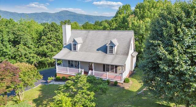 Photo of 828 Ray St, Roanoke, VA 24019