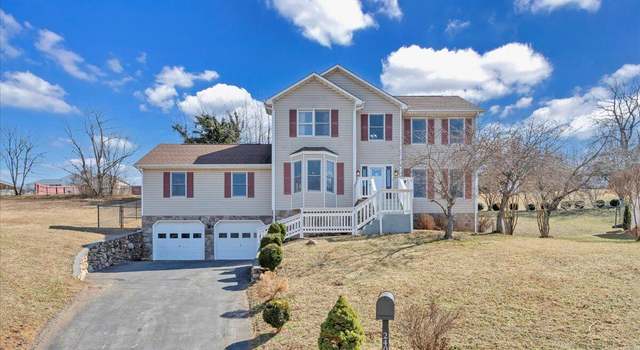 Photo of 2400 Olde Salem Dr, Salem, VA 24153