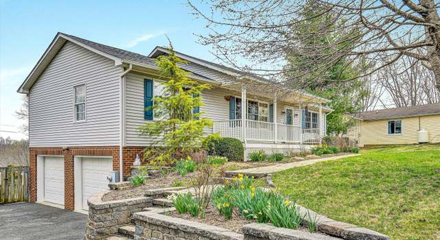 Photo of 185 Howery St, Christiansburg, VA 24073