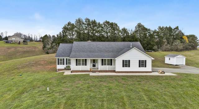 Photo of 177 Pine Hills Dr, Fincastle, VA 24090