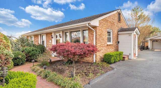 Photo of 548 Holiday Rd, Vinton, VA 24179