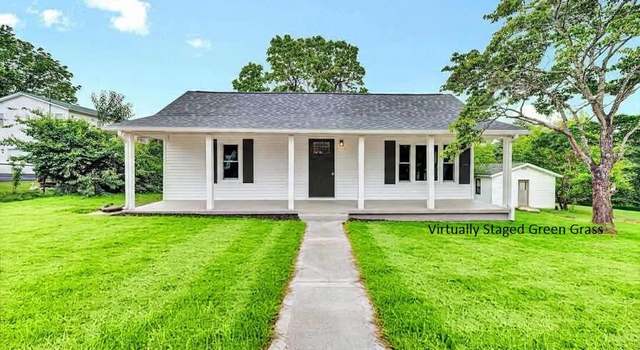 Photo of 955 Church St NE, Christiansburg, VA 24073