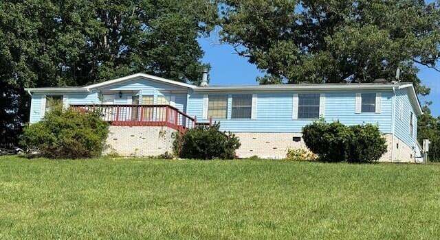Photo of 402 Mountain Meadow Dr, Vinton, VA 24179